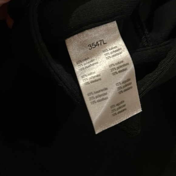 Lacoste Women’s Black Skirt. Size 40/Medium stretch - Picture 9 of 9